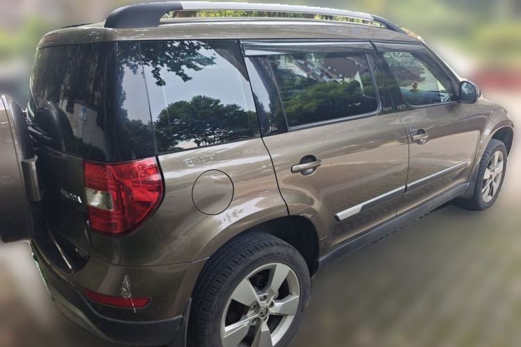 Used Skoda Yeti 2014 1.8TSI DSG Polar Edition Rear Right 45 Deg