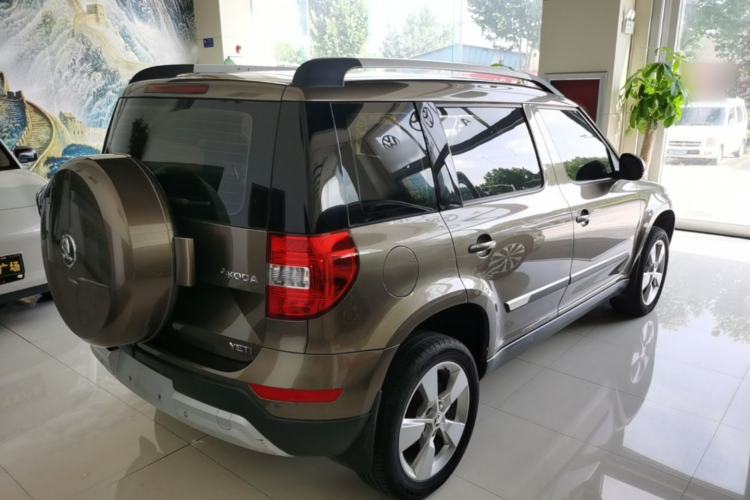 Used Skoda Yeti 2014 1.8TSI DSG Polar Edition Rear Right 45 Deg