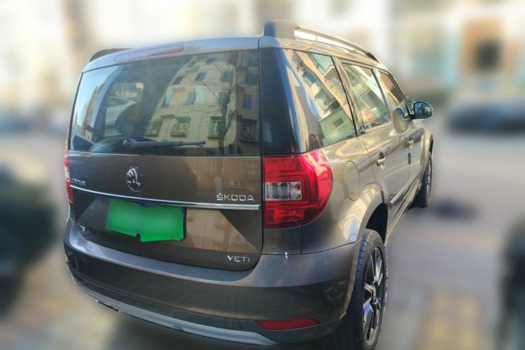 Used Skoda Yeti 2014 1.4 TSI DSG Phantom Edition Rear Right 45 Deg