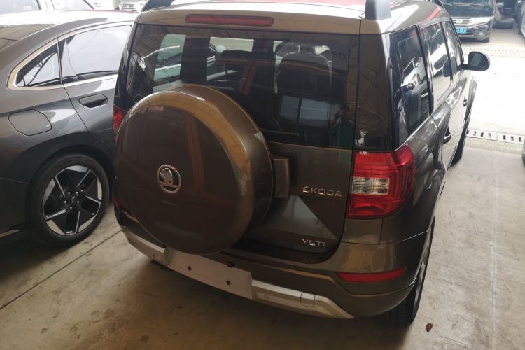 Used Skoda Yeti 2014 1.4TSI DSG Vibrant Edition Rear Right 45 Deg