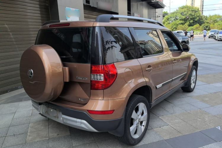 Used Skoda Yeti 2014 1.4 TSI DSG Polar Edition Rear Right 45 Deg