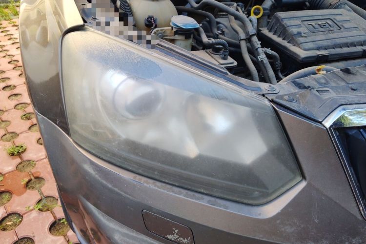 Used Skoda Yeti 2014 1.4TSI DSG All-Wheel Drive Version Right Front Headlight