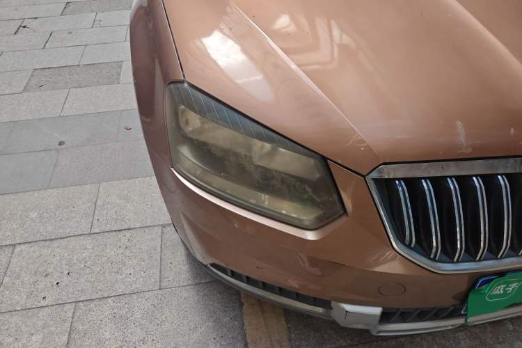 Used Skoda Yeti 2014 1.8TSI DSG Polar Edition Right Front Headlight