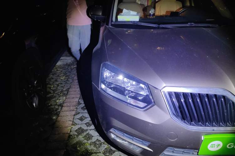 Used Skoda Yeti 2014 1.4TSI Manual Explore Edition Right Front Headlight