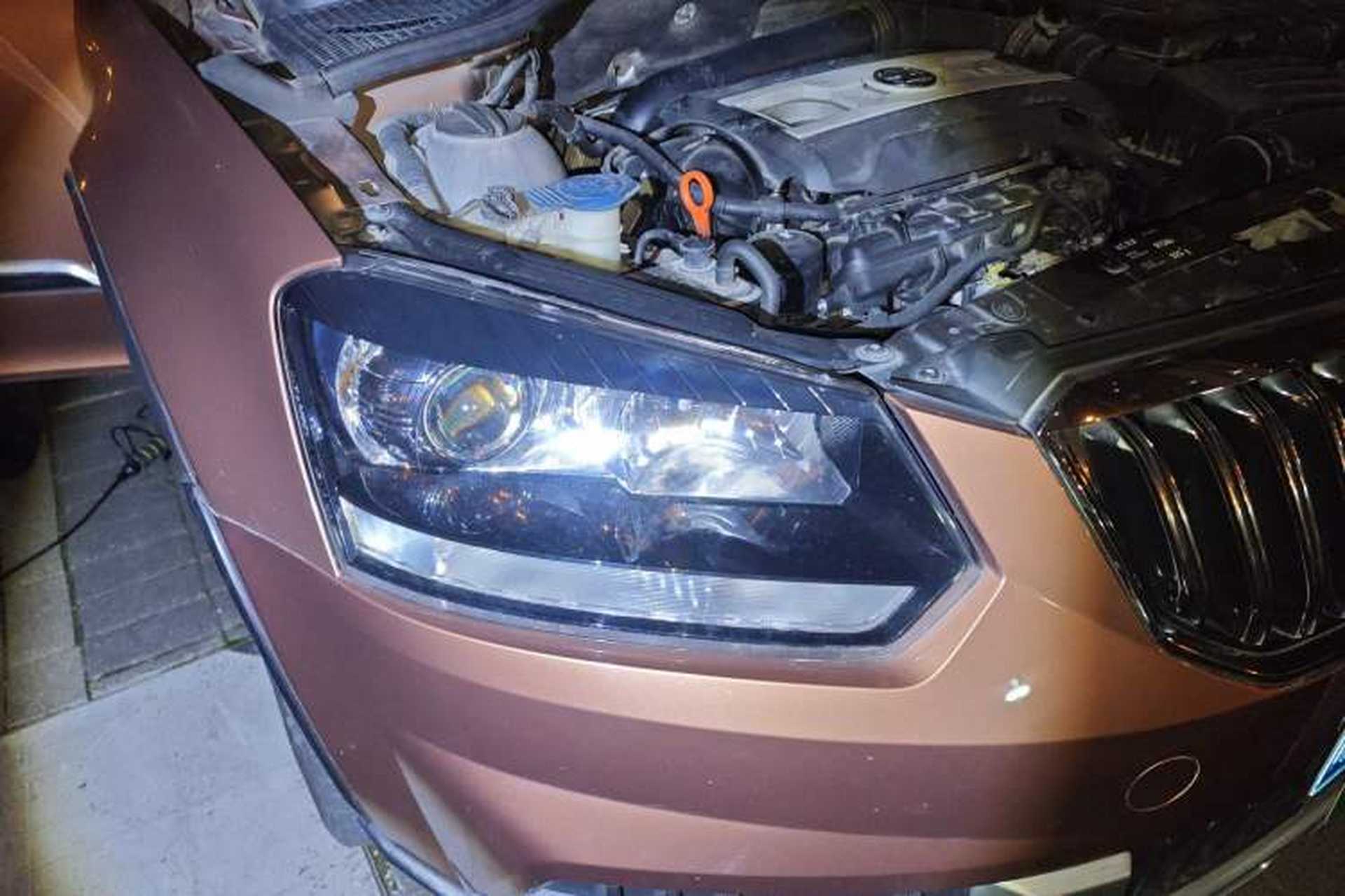 Used Skoda Yeti 2014 1.8TSI DSG Polar Edition Right Front Headlight