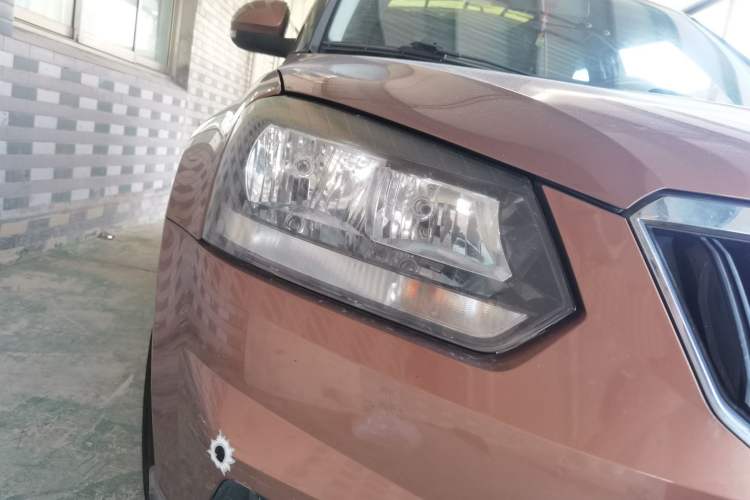 Used Skoda Yeti 2014 1.4TSI Manual Polar Edition Right Front Headlight