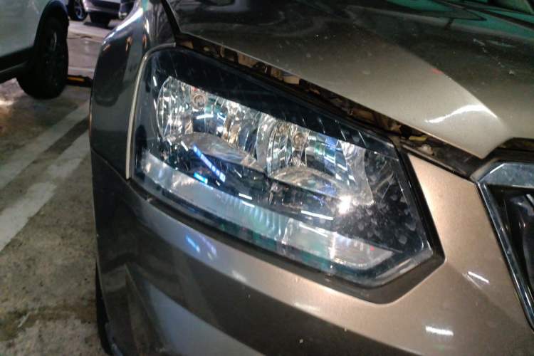 Used Skoda Yeti 2014 1.4 TSI DSG Polar Edition Right Front Headlight