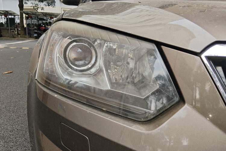 Used Skoda Yeti 2014 1.4TSI DSG All-Wheel Drive Version Right Front Headlight