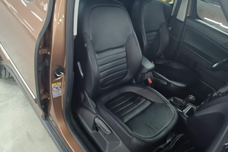 Used Skoda Yeti 2014 1.8TSI DSG Polar Edition Right Front Seat