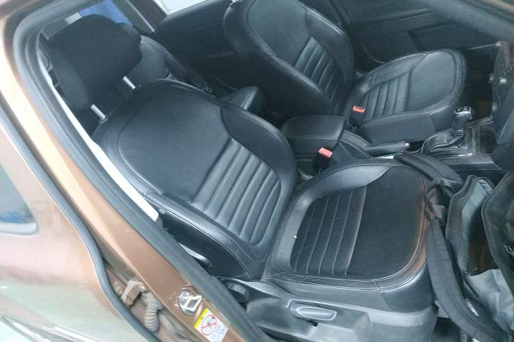 Used Skoda Yeti 2014 1.8TSI DSG Polar Edition Right Front Seat