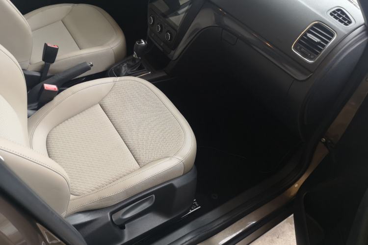 Used Skoda Yeti 2014 1.4TSI DSG Vibrant Edition Right Front Seat