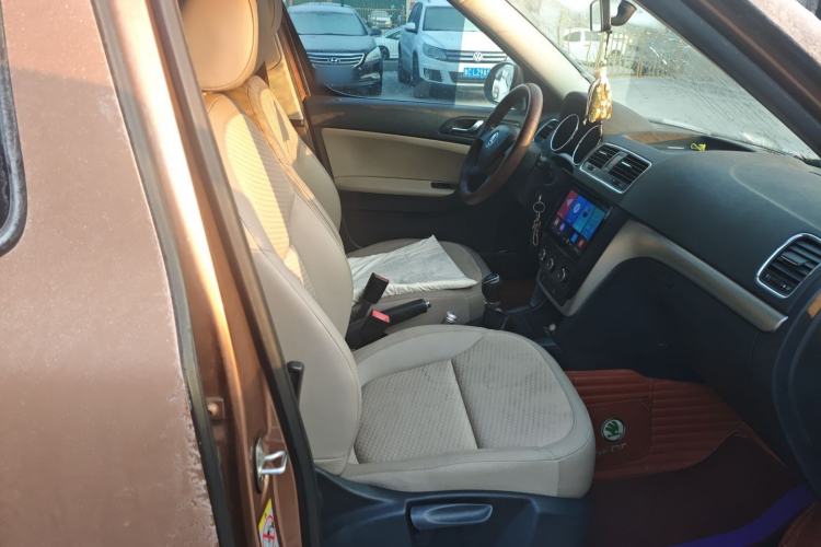 Used Skoda Yeti 2014 1.4TSI Manual Explore Edition Right Front Seat