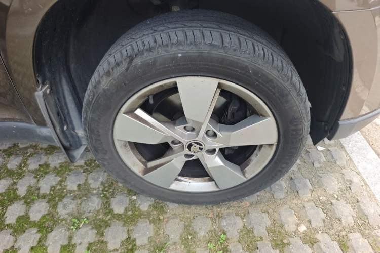Used Skoda Yeti 2014 1.8TSI DSG Polar Edition Right Front Wheel Hub