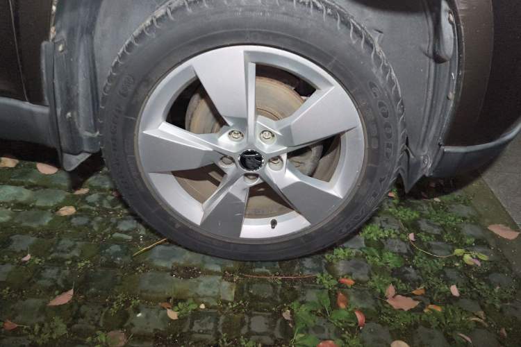 Used Skoda Yeti 2014 1.4 TSI DSG Polar Edition Right Front Wheel Hub