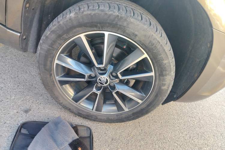 Used Skoda Yeti 2014 1.4 TSI DSG Phantom Edition Right Front Wheel Hub