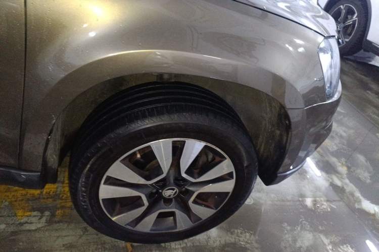 Used Skoda Yeti 2014 1.8TSI DSG All-Wheel Drive Edition Right Front Wheel Hub