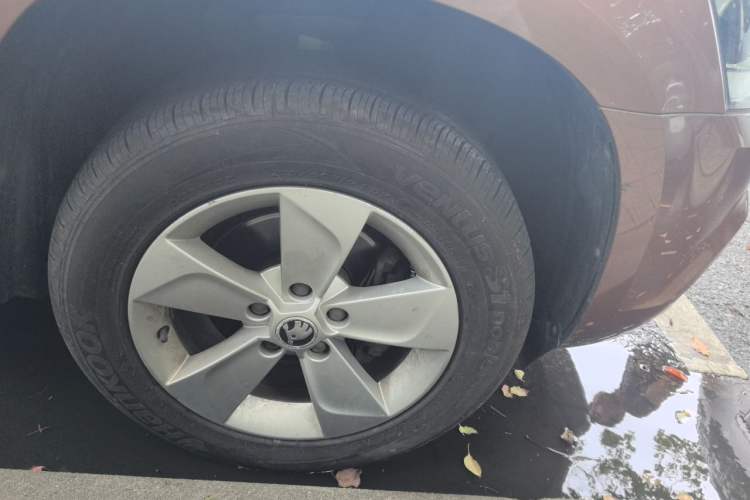 Used Skoda Yeti 2014 1.4TSI DSG Explorer Edition Right Front Wheel Hub