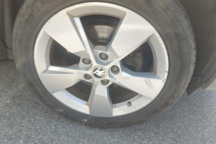 Used Skoda Yeti 2014 1.4 TSI DSG Polar Edition Right Front Wheel Hub