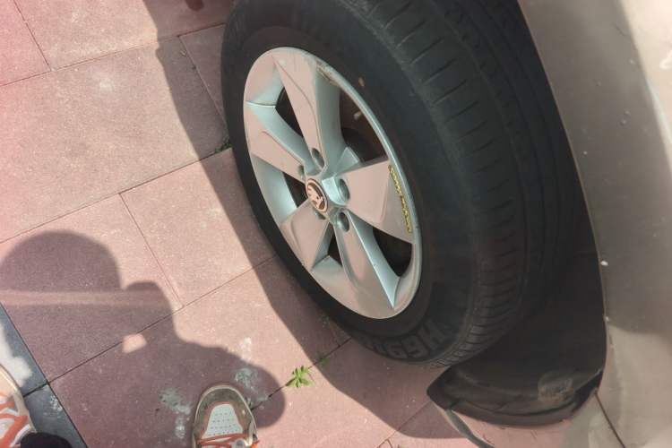 Used Skoda Yeti 2014 1.4TSI DSG Explorer Edition Right Front Wheel Hub
