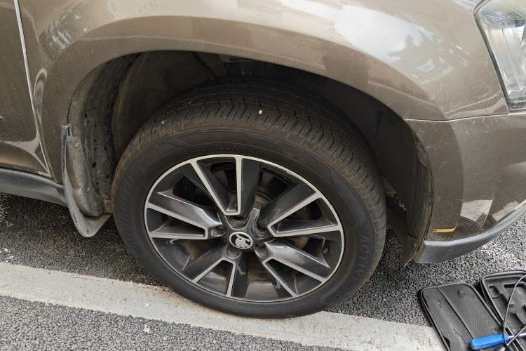 Used Skoda Yeti 2014 1.4TSI DSG All-Wheel Drive Version Right Front Wheel Hub