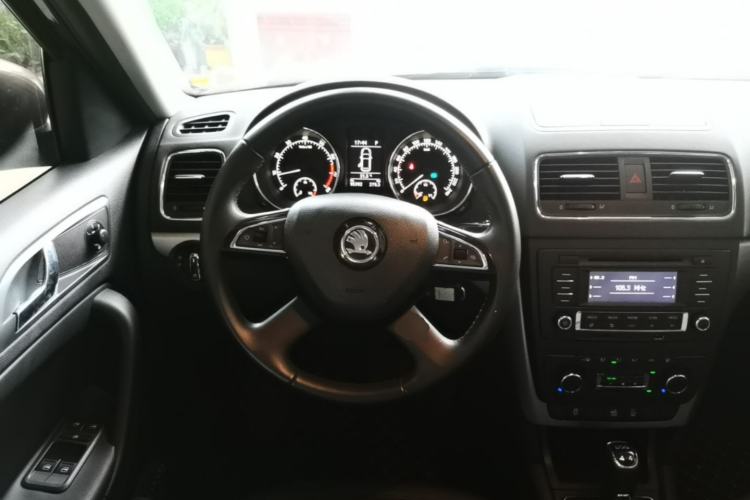 Used Skoda Yeti 2014 1.8TSI DSG Polar Edition Steering Wheel