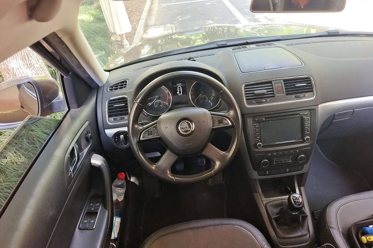 Used Skoda Yeti 2014 1.4TSI Manual Explore Edition Steering Wheel