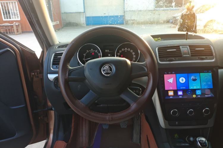 Used Skoda Yeti 2014 1.4TSI Manual Explore Edition Steering Wheel