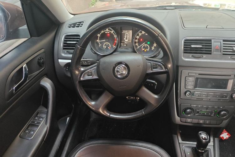 Used Skoda Yeti 2014 1.8TSI DSG Polar Edition Steering Wheel