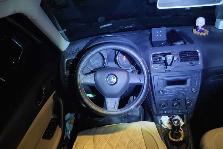 Used Skoda Yeti 2014 1.4TSI Manual Explore Edition Steering Wheel