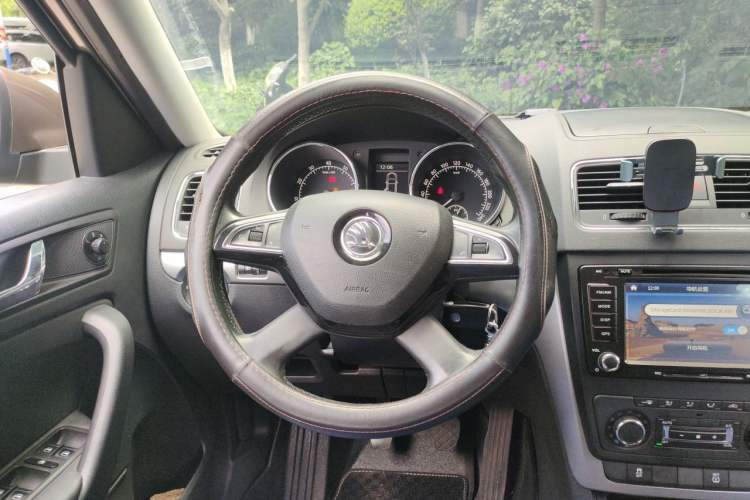 Used Skoda Yeti 2014 1.4TSI Manual Polar Edition Steering Wheel