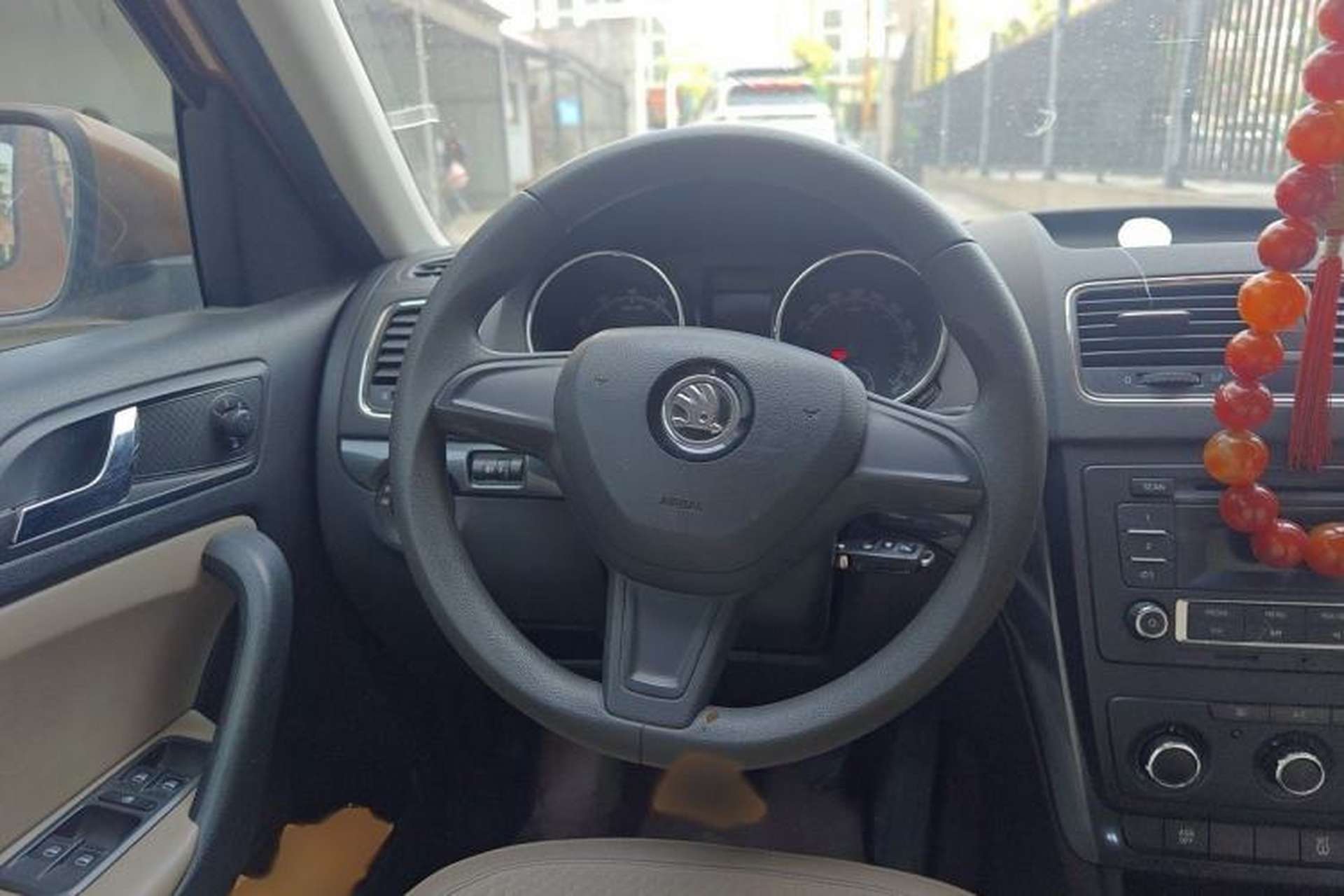 Used Skoda Yeti 2014 1.6L Manual Colorful Edition Steering Wheel