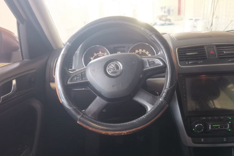 Used Skoda Yeti 2014 1.4TSI Manual Polar Edition Steering Wheel