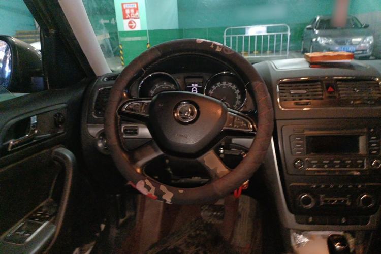 Used Skoda Yeti 2014 1.4 TSI DSG Polar Edition Steering Wheel