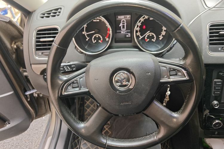 Used Skoda Yeti 2014 1.4TSI DSG All-Wheel Drive Version Steering Wheel