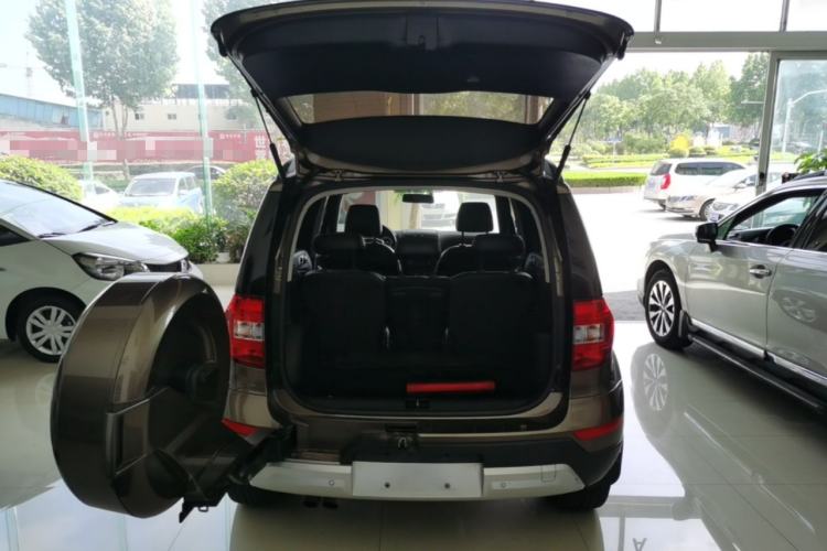 Used Skoda Yeti 2014 1.8TSI DSG Polar Edition Trunk
