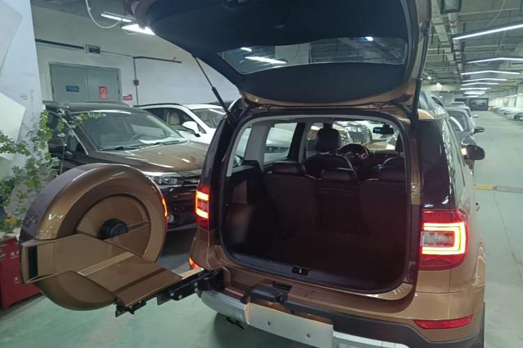 Used Skoda Yeti 2014 1.8TSI DSG Polar Edition Trunk