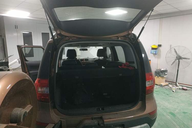 Used Skoda Yeti 2014 1.8TSI DSG Polar Edition Trunk