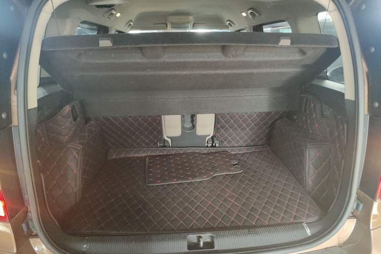 Used Skoda Yeti 2014 1.8TSI DSG Polar Edition Trunk
