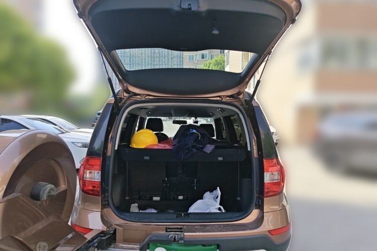 Used Skoda Yeti 2014 1.8TSI DSG Polar Edition Trunk