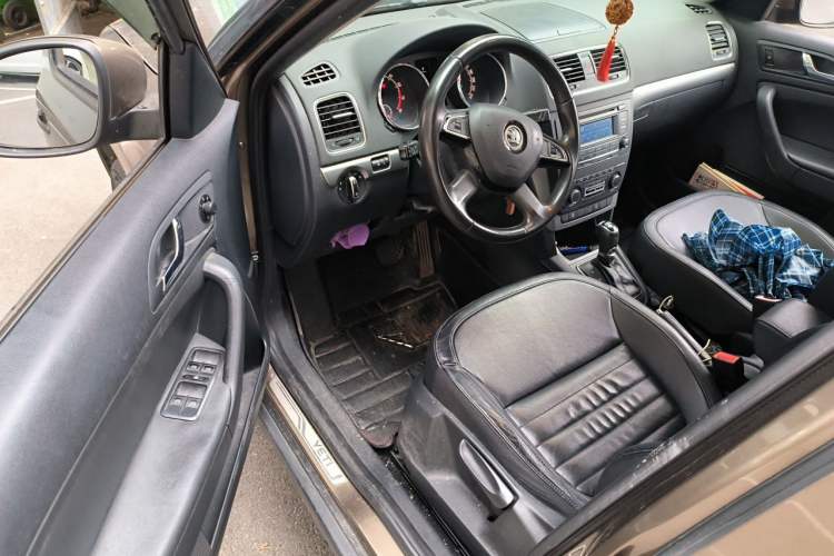 Used Skoda Yeti 2014 1.4 TSI DSG Polar Edition Driver Seat