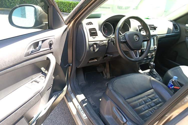 Used Skoda Yeti 2014 1.4 TSI DSG Phantom Edition Driver Seat