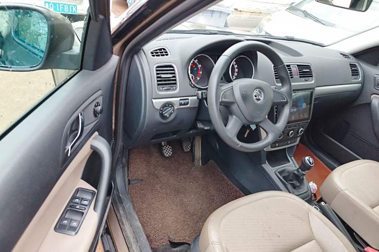 Used Skoda Yeti 2014 1.4TSI Manual Explore Edition Driver Seat