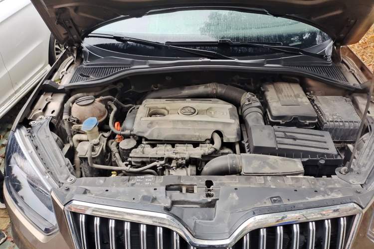 Used Skoda Yeti 2014 1.8TSI DSG Polar Edition Engine Bay