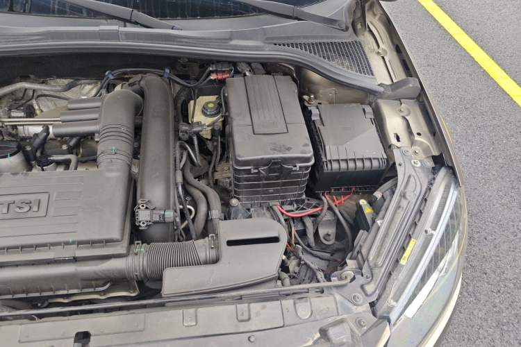 Used Skoda Yeti 2014 1.4 TSI DSG Polar Edition Engine Bay Left