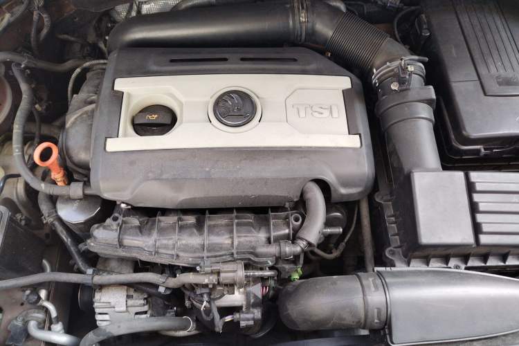 Used Skoda Yeti 2014 1.8TSI DSG Polar Edition Engine Bay