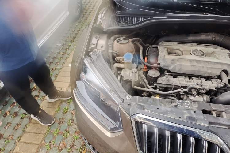 Used Skoda Yeti 2014 1.8TSI DSG Polar Edition Engine Bay Right