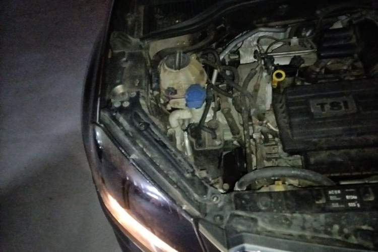 Used Skoda Yeti 2014 1.4 TSI DSG Polar Edition Engine Bay Right