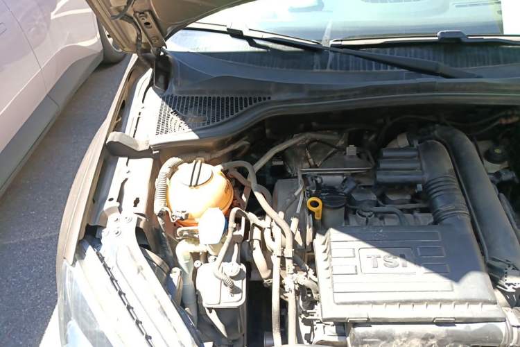 Used Skoda Yeti 2014 1.4 TSI DSG Phantom Edition Engine Bay Right