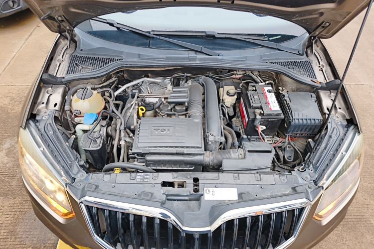 Used Skoda Yeti 2014 1.4TSI Manual Explore Edition Engine Bay