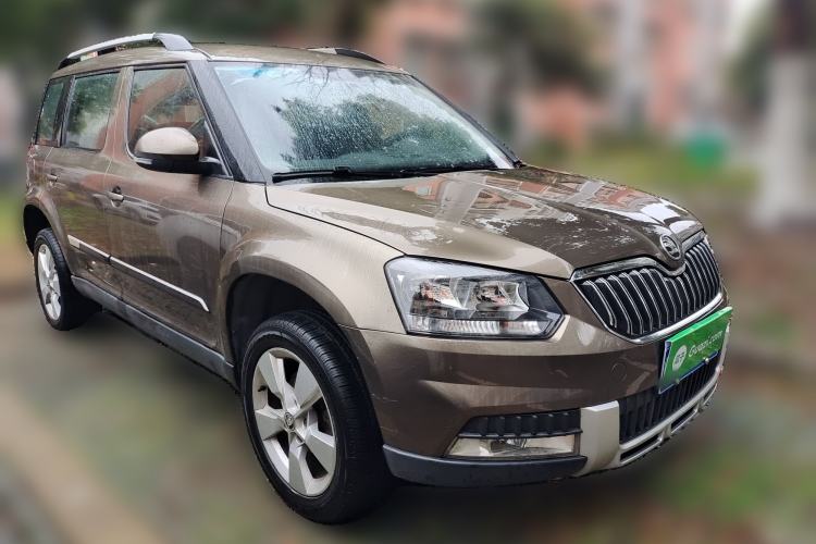 Used Skoda Yeti 2014 1.8TSI DSG Polar Edition Front Right 45 Deg